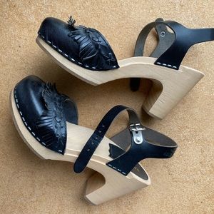 Swedish Hasbeens! Black clogs